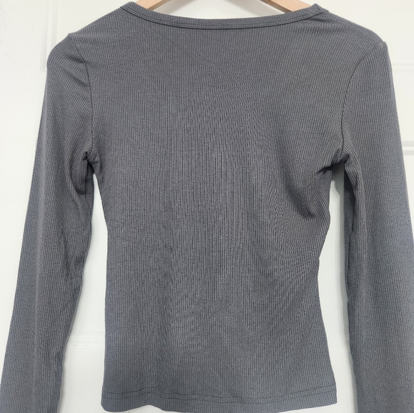 11- NWT Commense Classic V-Neck Long Sleeve Shirt Small - Picture 7 of 8